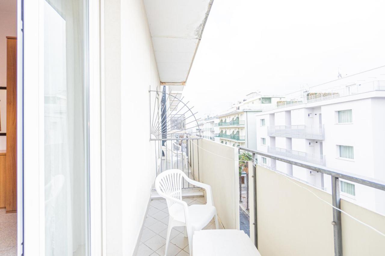 Hotel Arlino Rimini Exterior foto